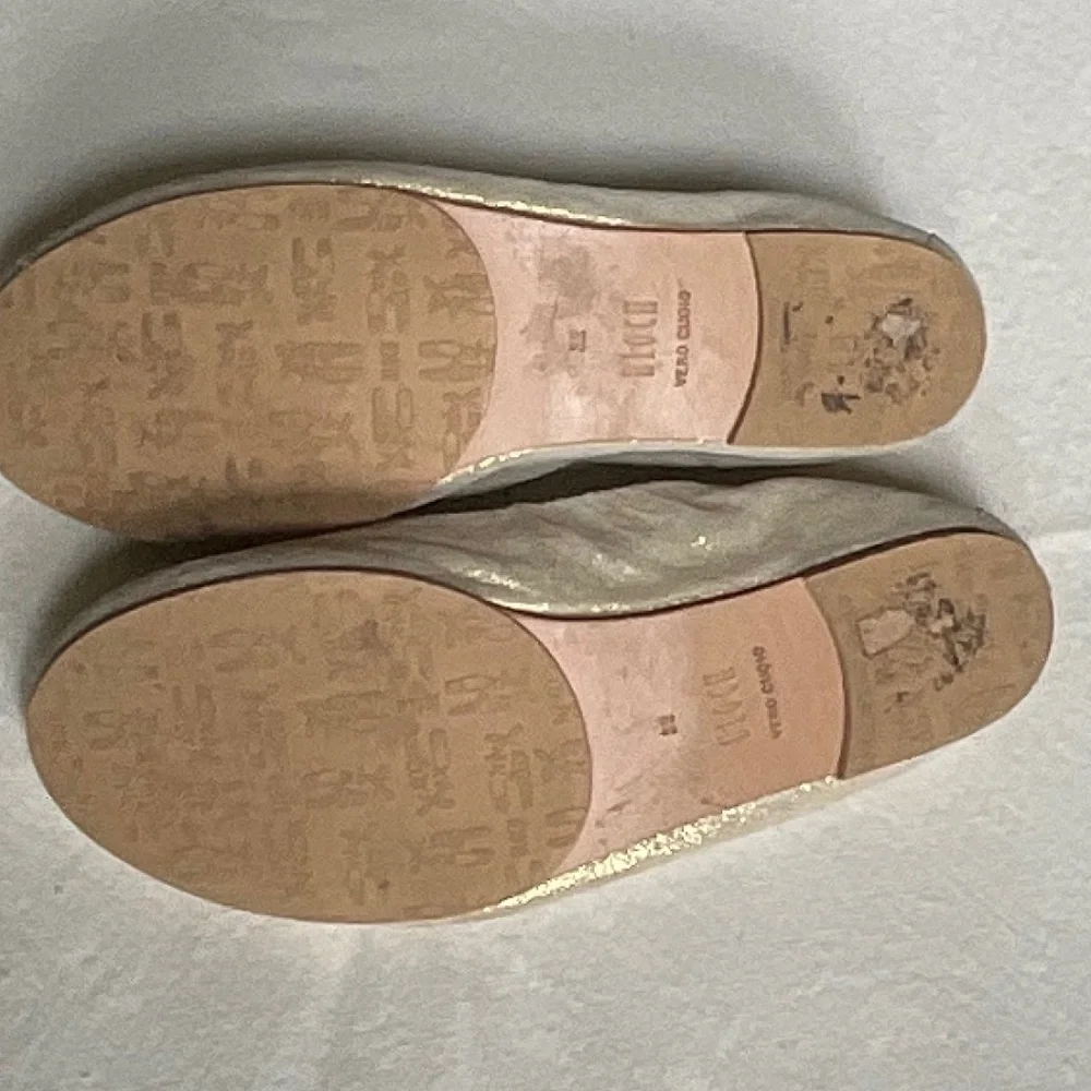 Bloch Cream/Gold Ballet Flat Shoes Size 32 (US 2)